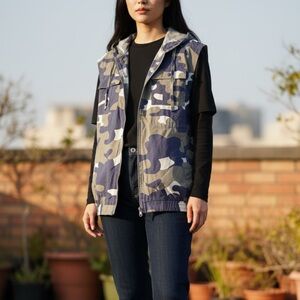 OFFLINE by‎ Aerie Camo Zip-Up Utility Oversized Vest – Size Small